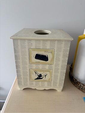Vintage Style Decorative Tissue Box Holder in Cream